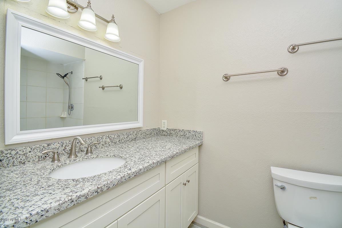 3935 West Calavar Road Phoenix, AZ 85053 - Photo 22 of 27 Master Bath-Vanity
