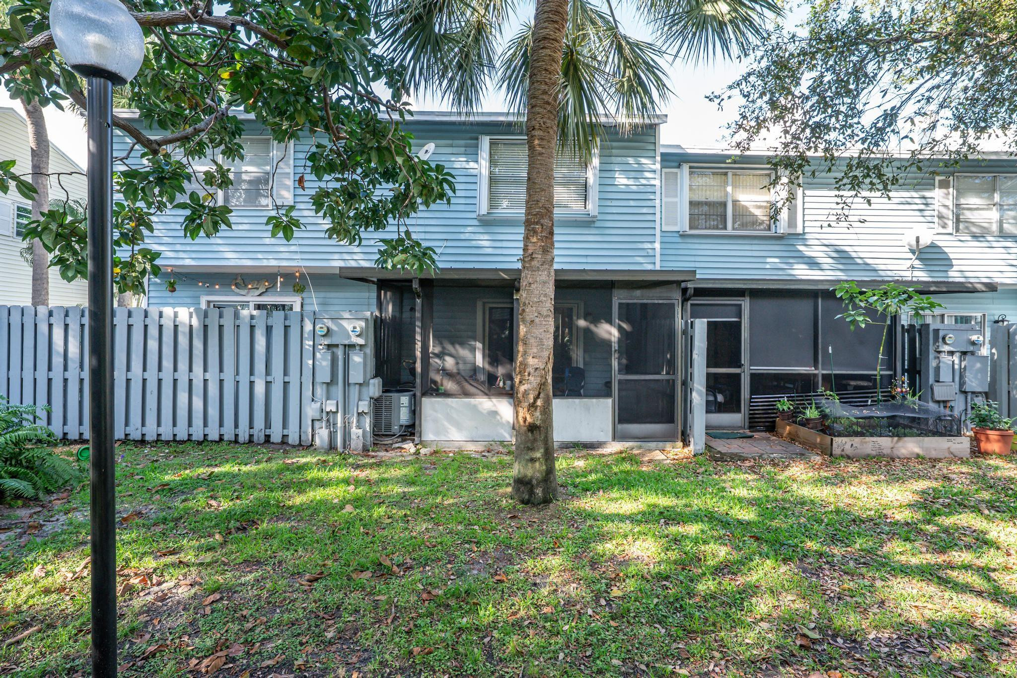 79 Southwest 3rd Street Pompano Beach, FL 33060 - Photo 23 of 24 Back Patio