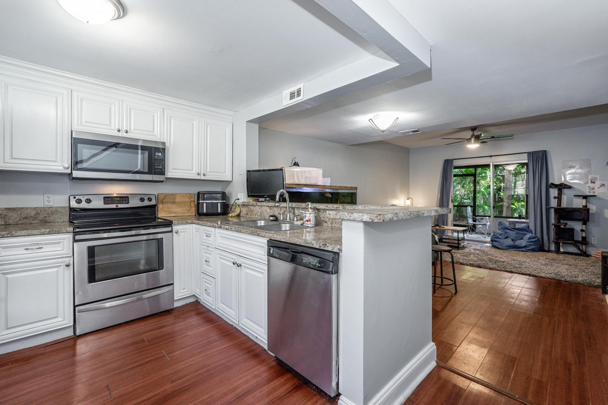 79 Southwest 3rd Street Pompano Beach, FL 33060 - Photo 5 of 24 Photo 5