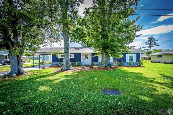 $215,000 | 305 Wisteria Drive, Thibodaux, LA 70301