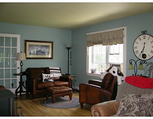 608 River Road Greene, ME 04236 - Photo 5 of 25 Living Room.