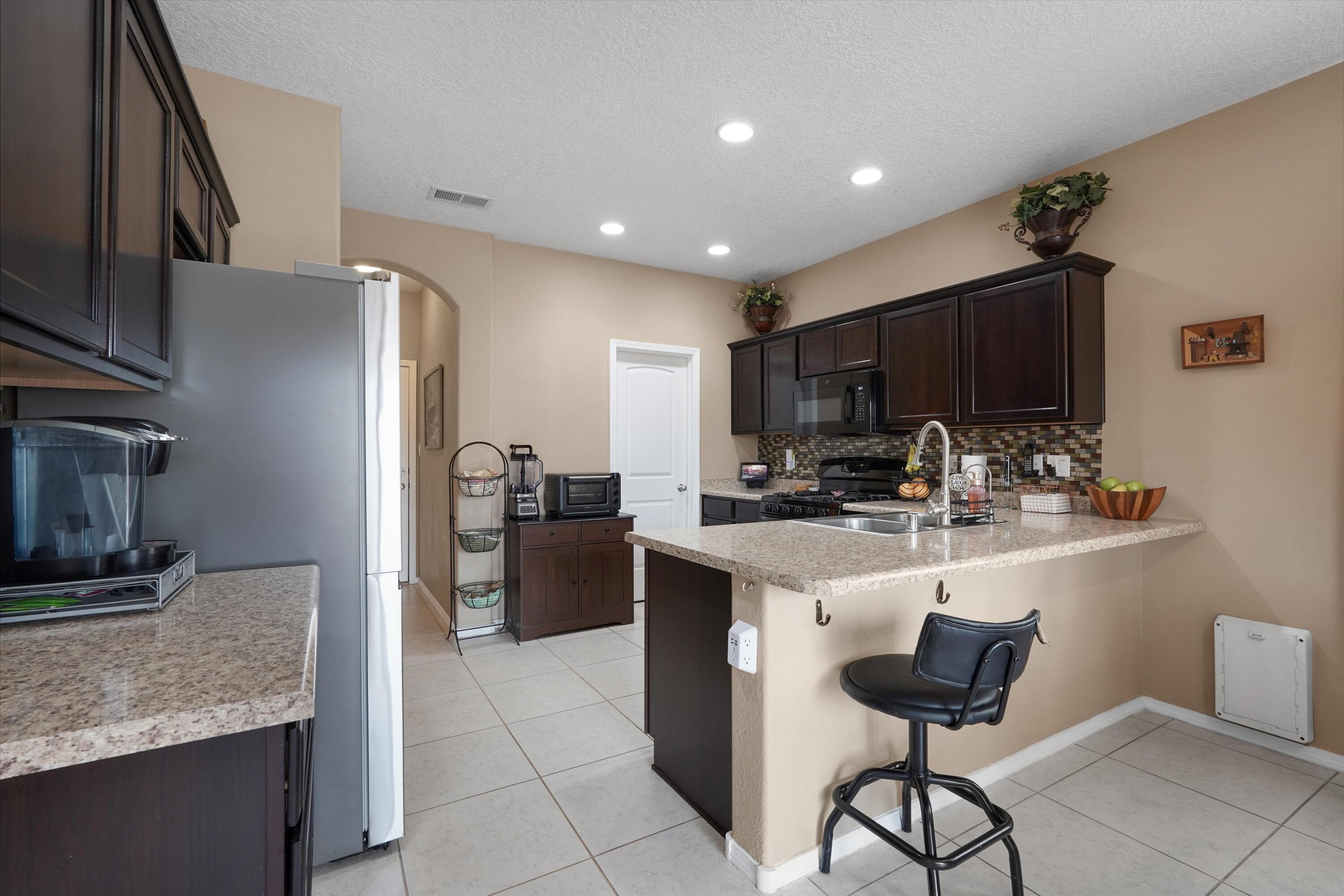 8319 Go W Road Northwest Albuquerque, NM 87120 - Photo 8 of 41 Gallery Image 8