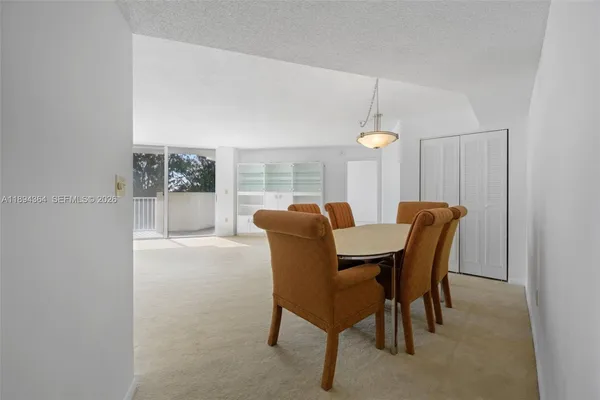 $2,000 | 1300 Northeast Miami Gardens Drive, Unit 501E, Miami, FL 33179