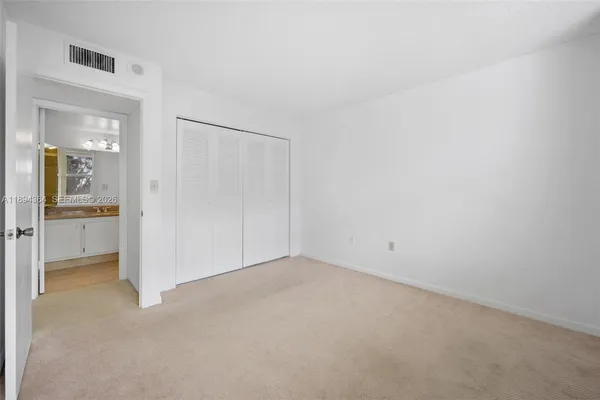 $2,000 | 1300 Northeast Miami Gardens Drive, Unit 501E, Miami, FL 33179