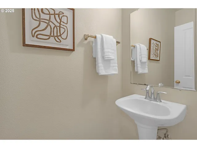 $426,000 | 15188 Southwest Canyon Wren Way, Beaverton, OR 97007