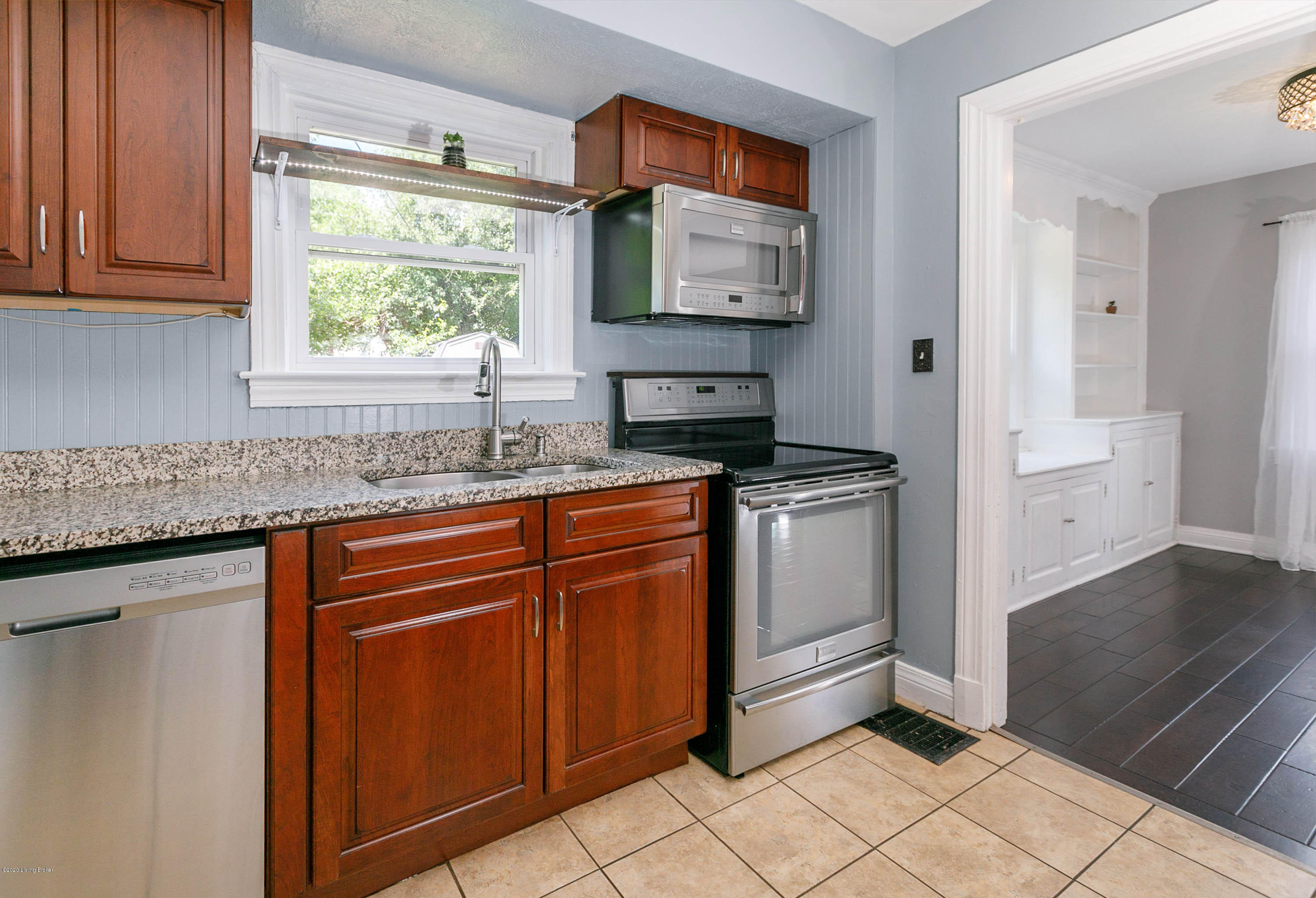 3911 Springhill Road Louisville, KY 40207 - Photo 12 of 36 9947EFE1-6995-4BD2-9B73-5607AF55D39E