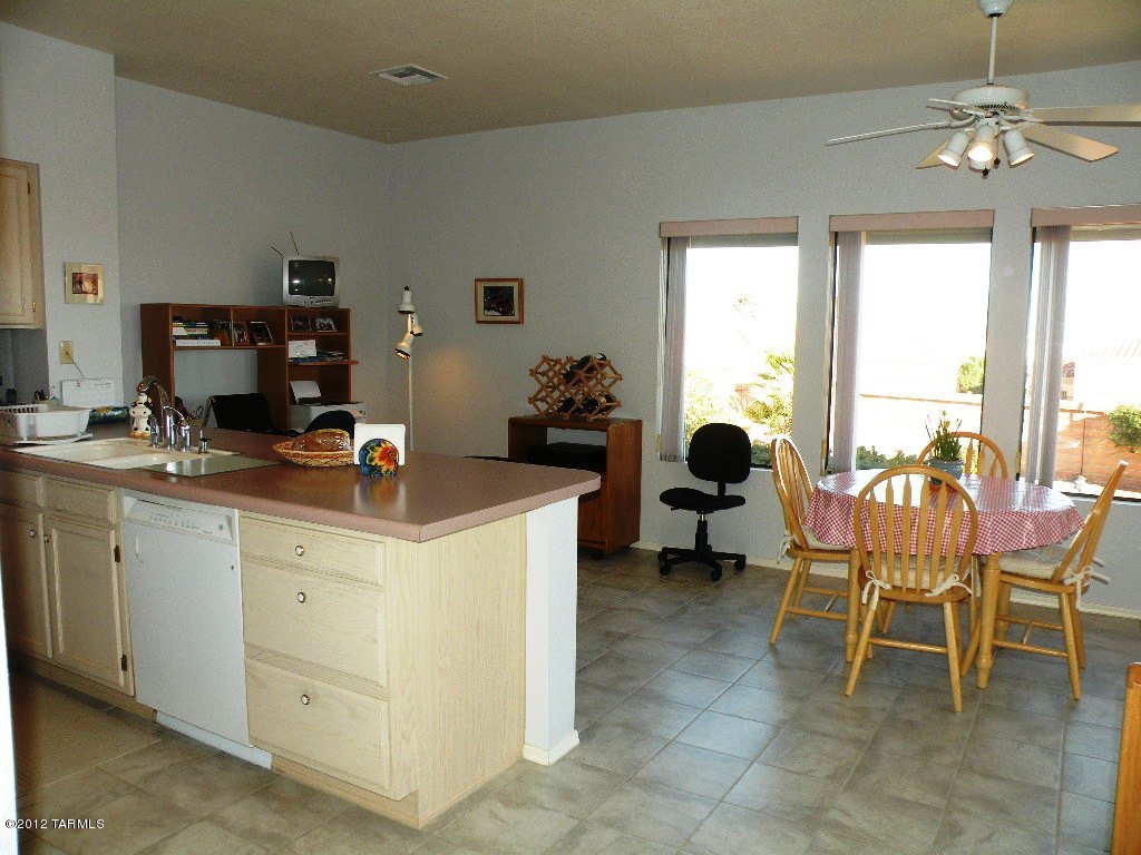 4895 South View Ridge Drive Green Valley, AZ 85622 - Photo 3 of 23