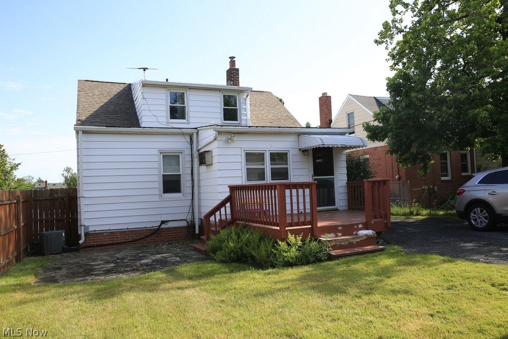 4198 Lambert Road Cleveland, OH 44121 - Photo 20 of 22