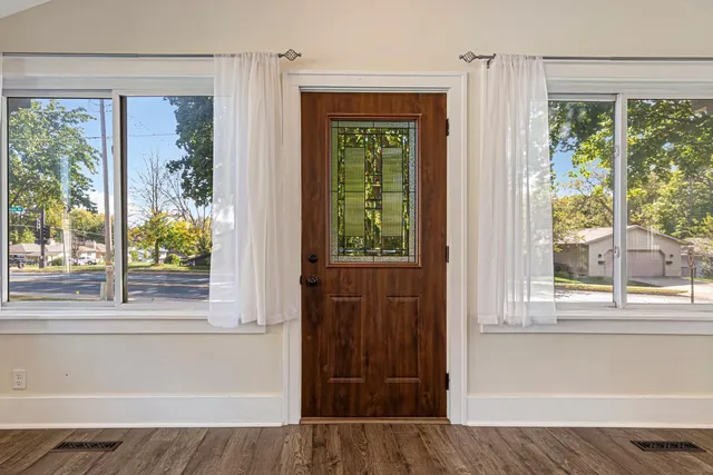 $245,000 | 950 East Main Street, Mankato, MN 56001