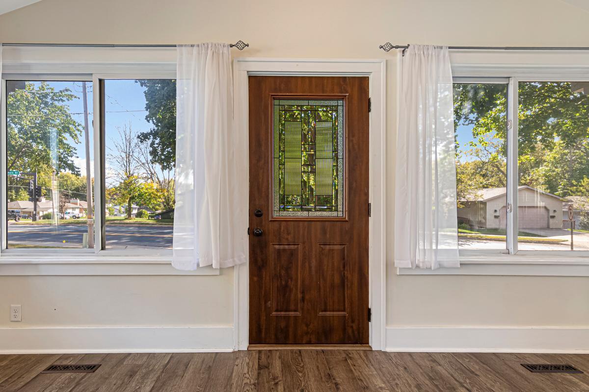 950 East Main Street Mankato, MN 56001 - Photo 2 of 41