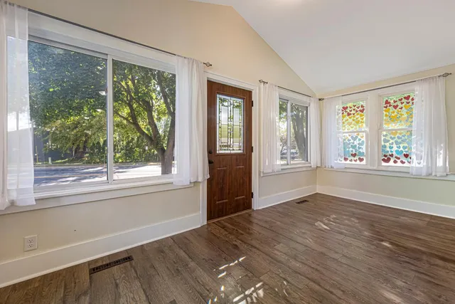 $245,000 | 950 East Main Street, Mankato, MN 56001