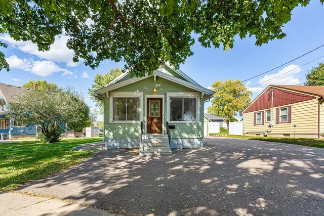 $245,000 | 950 East Main Street, Mankato, MN 56001