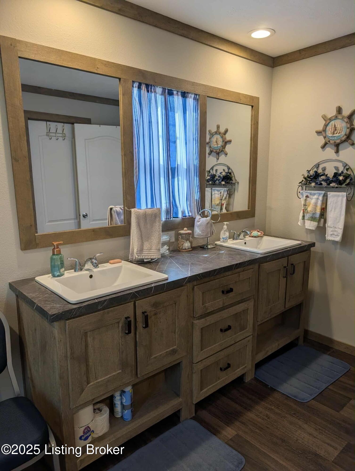 600 Harper Valley Road Cave City, KY 42127 - Photo 11 of 57 harper valley vanity 1