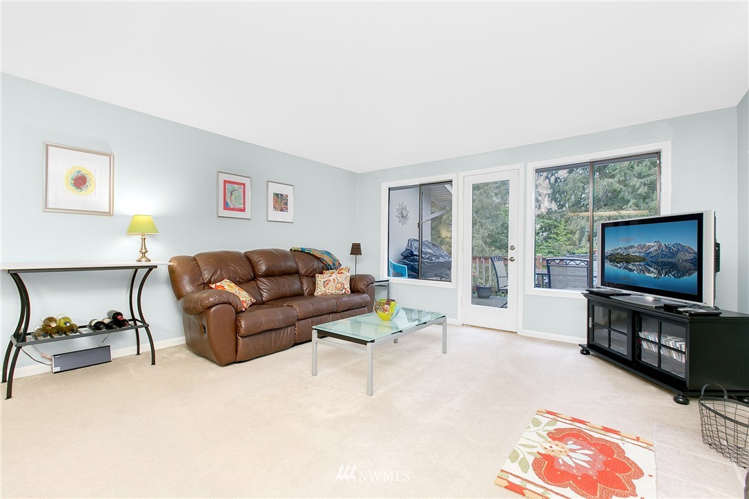 17117 Gravenstein Road Bothell, WA 98012 - Photo 12 of 25