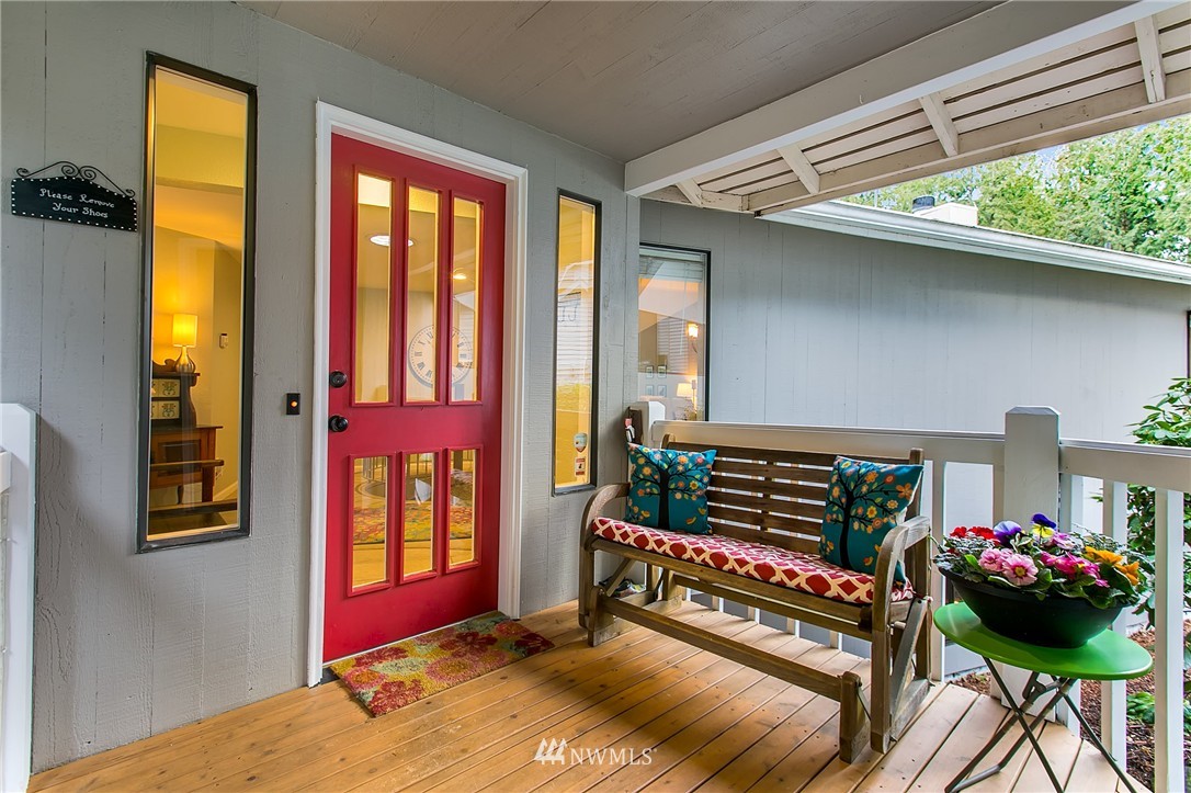 17117 Gravenstein Road Bothell, WA 98012 - Photo 3 of 25