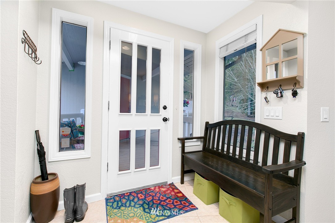17117 Gravenstein Road Bothell, WA 98012 - Photo 4 of 25