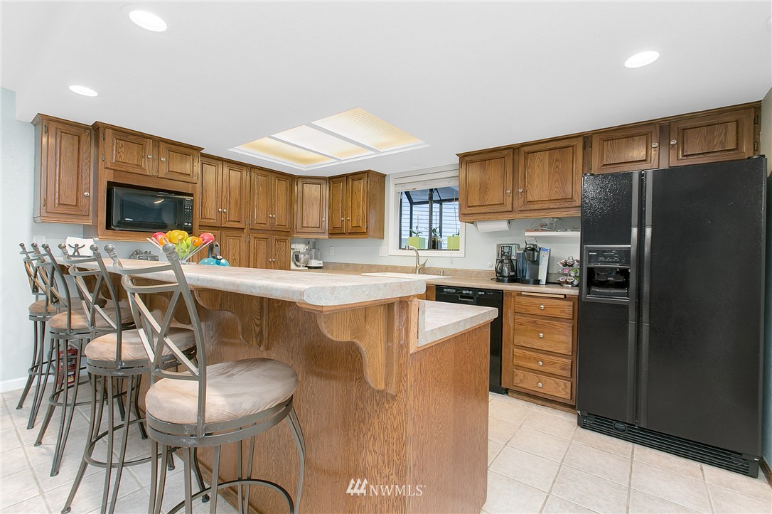 17117 Gravenstein Road Bothell, WA 98012 - Photo 9 of 25
