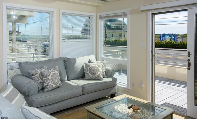$1,800 | 3215 Atlantic Avenue, Unit 1, Longport, NJ 08403
