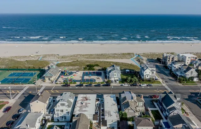 $1,800 | 3215 Atlantic Avenue, Unit 1, Longport, NJ 08403