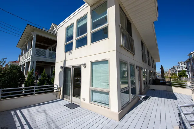 $1,800 | 3215 Atlantic Avenue, Unit 1, Longport, NJ 08403