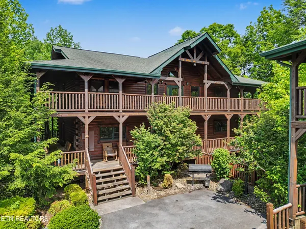 $1,300,000 | 805 Spirit Loop Way, Gatlinburg, TN 37738