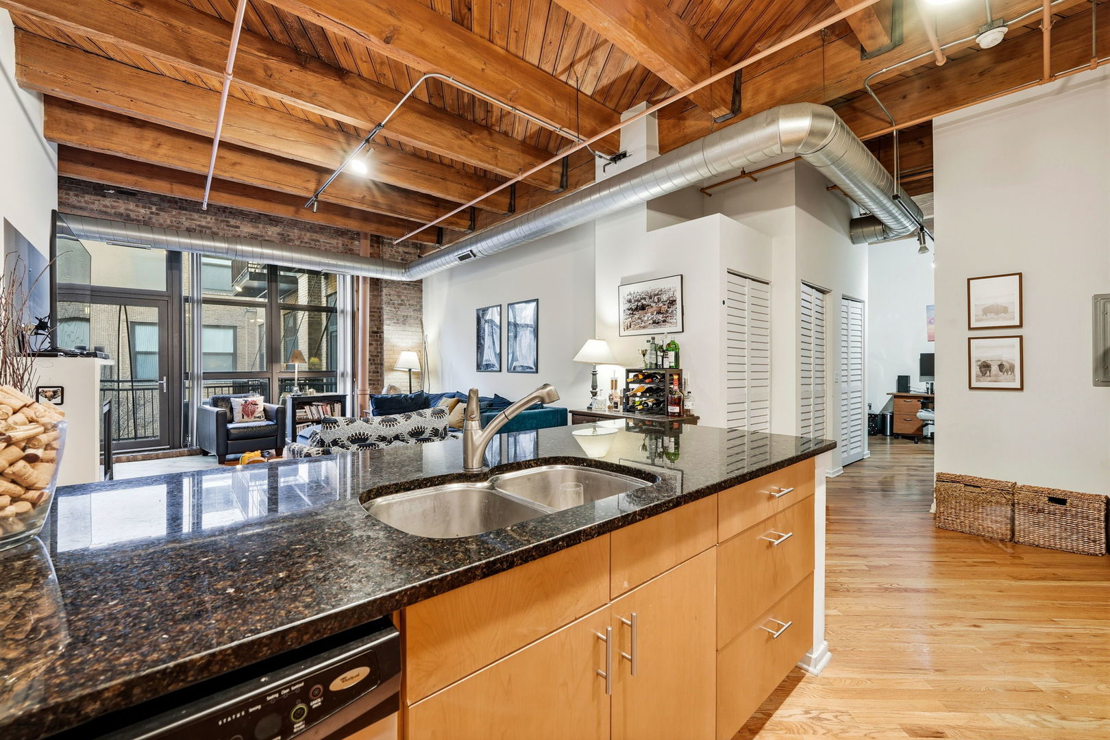 1040 West Adams Street, Unit 241 Chicago, IL 60607 - Photo 9 of 31