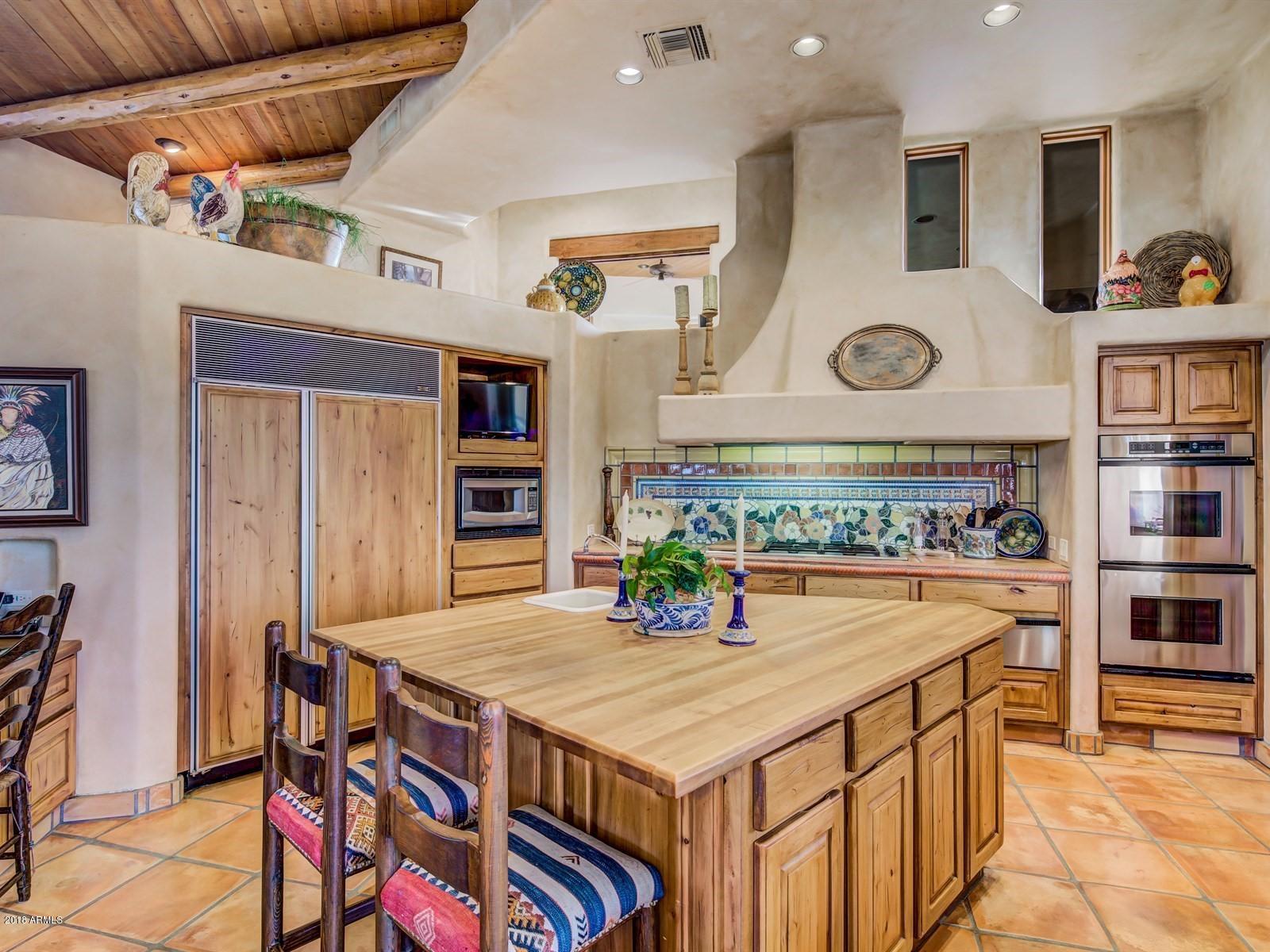 10285 East Joy Ranch Road Scottsdale, AZ 85262 - Photo 17 of 87 018_Kitchen