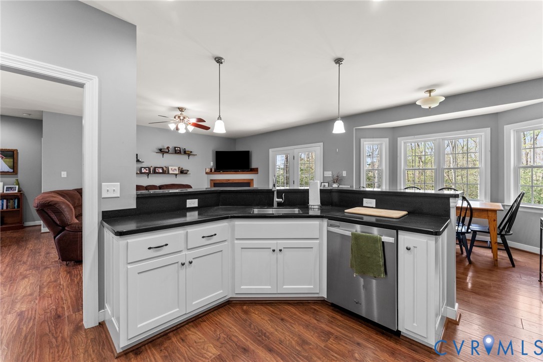 5610 Mt Landing Road Tappahannock, VA 22560 - Photo 10 of 36 Bright Kitchen open to Great Room.