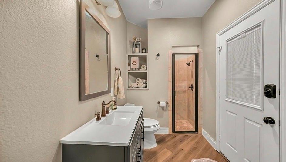 3707 DeCordova Ranch Road Granbury, TX 76049 - Photo 29 of 40 Third full bathroom with entrance from patio and pool area