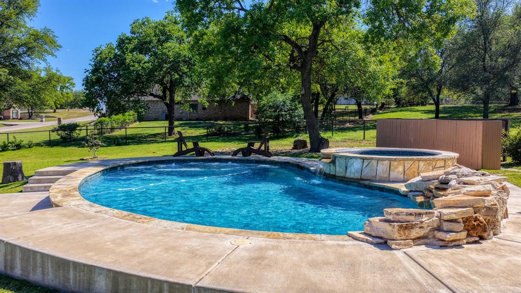 3707 DeCordova Ranch Road Granbury, TX 76049 - Photo 4 of 40