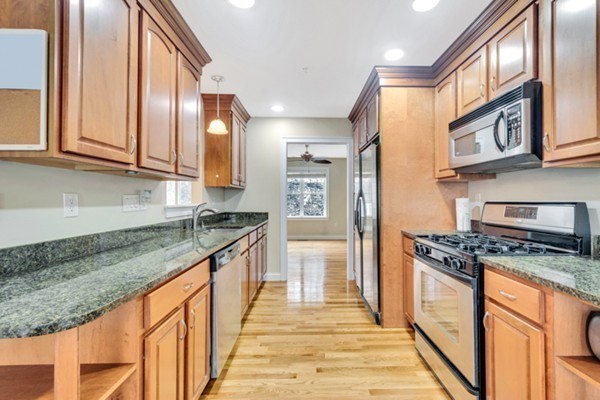 30 Richardson Road, Unit 30 Burlington, MA 01803 - Photo 2 of 21 Gallery Image 2