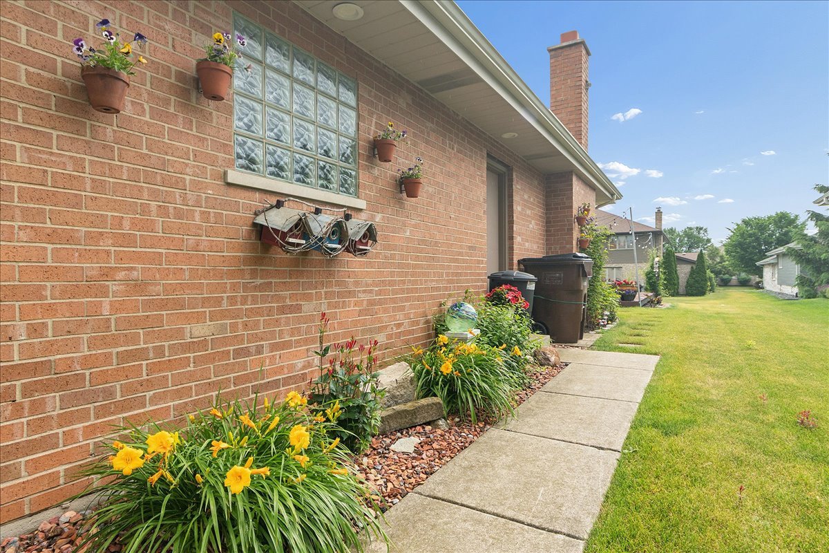 15601 Bramblewood Road Oak Forest, IL 60452 - Photo 29 of 35