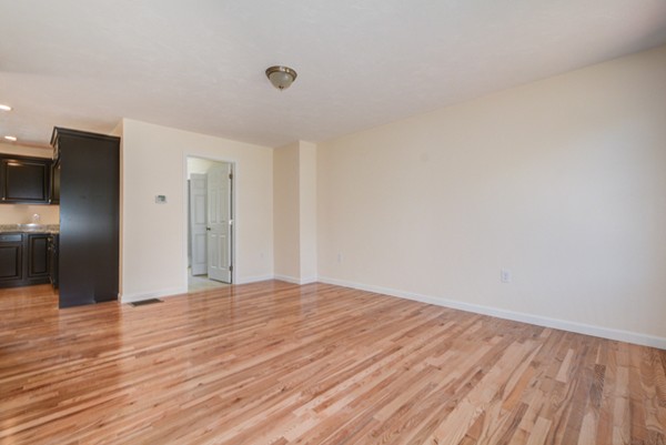 77 Hampshire Road Methuen, MA 01844 - Photo 5 of 30 Gallery Image 5