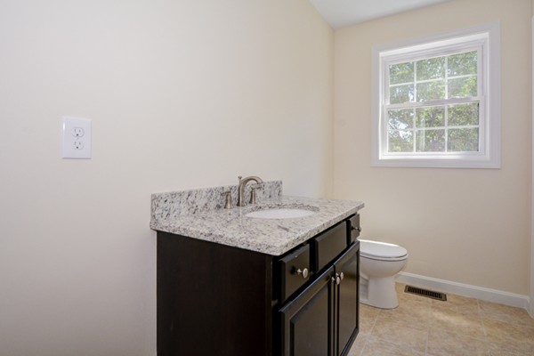 77 Hampshire Road Methuen, MA 01844 - Photo 8 of 30 Gallery Image 8