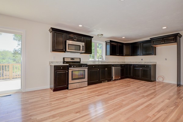 77 Hampshire Road Methuen, MA 01844 - Photo 10 of 30 Gallery Image 10