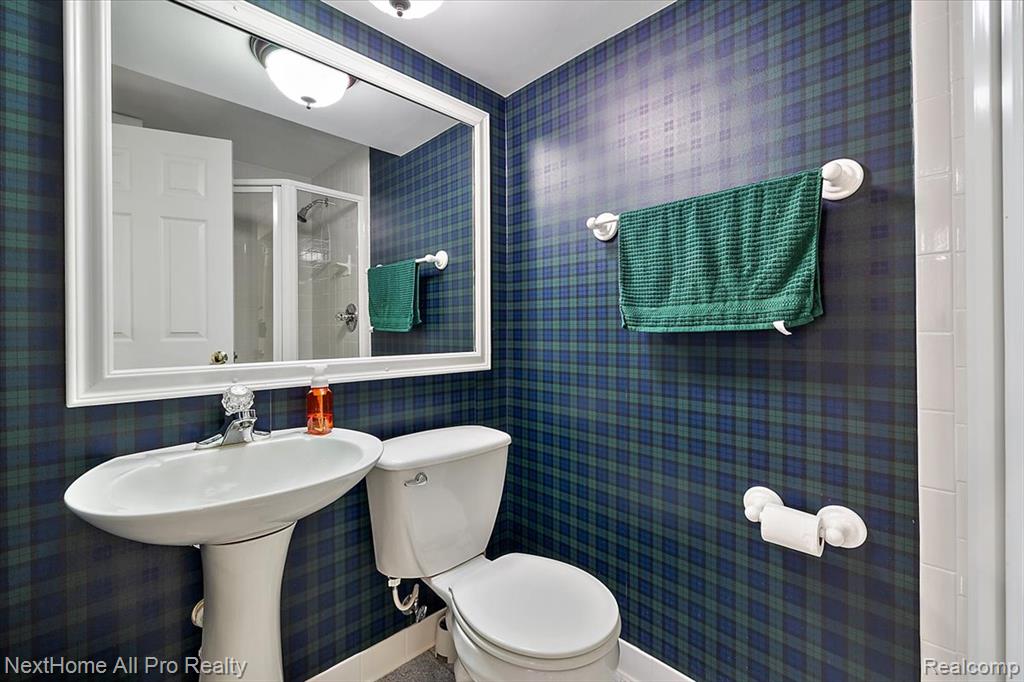 2116 Mapleridge Road Rochester Hills, MI 48309 - Photo 48 of 57