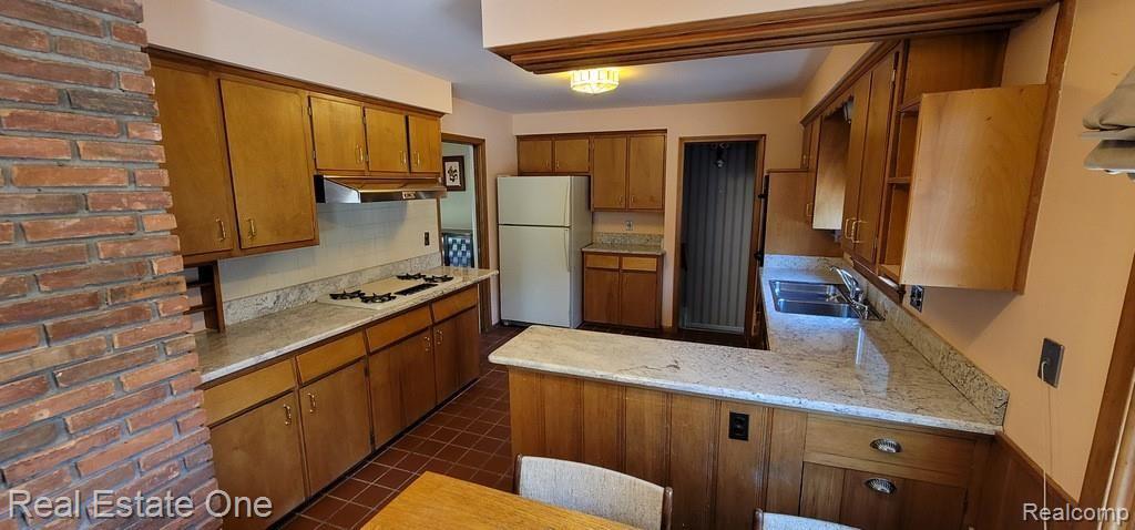 4384 Fieldbrook Road West Bloomfield, MI 48323 - Photo 11 of 36 20210407_144452.jpg