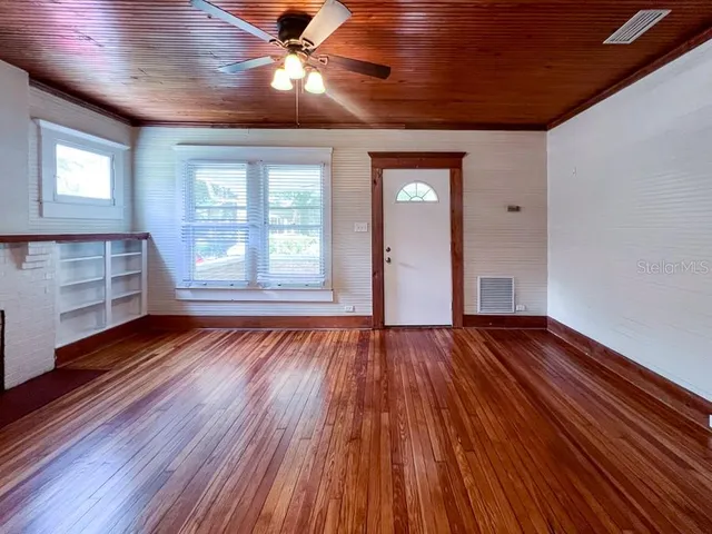 $2,500 | 115 Northwest 7 Terrace, Gainesville, FL 32601