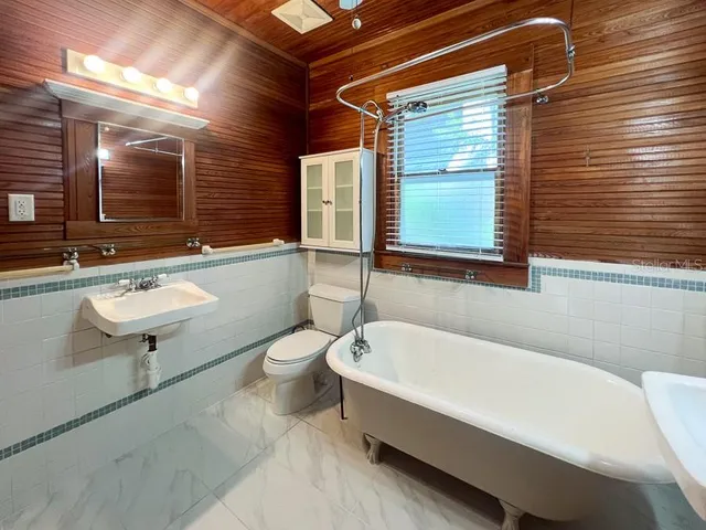 $2,500 | 115 Northwest 7 Terrace, Gainesville, FL 32601