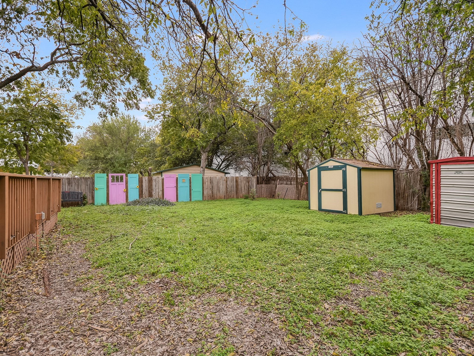 112 East Skyview Road Austin, TX 78752 - Photo 10 of 10 a view of a house with backyard and garden
