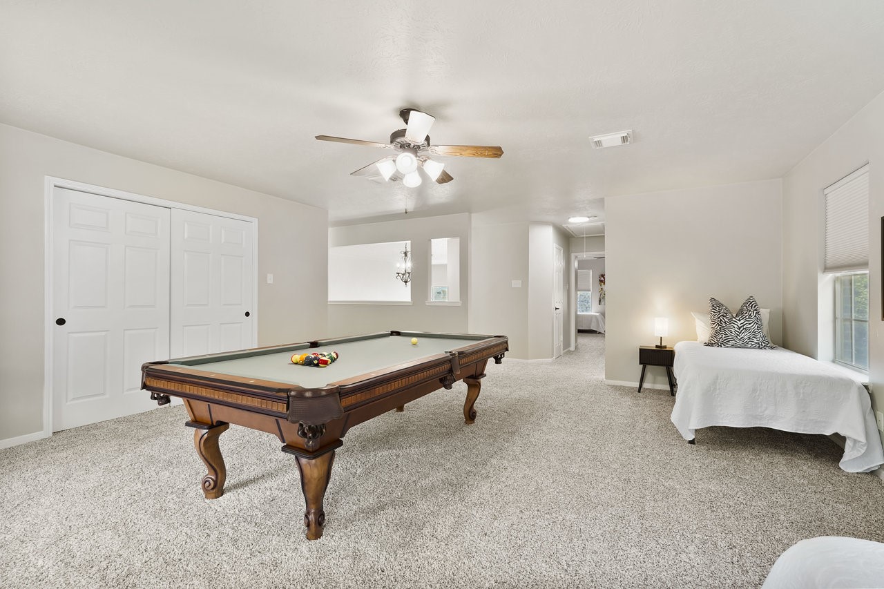 8615 Discus Drive Humble, TX 77346 - Photo 38 of 50 a room with furniture and windows