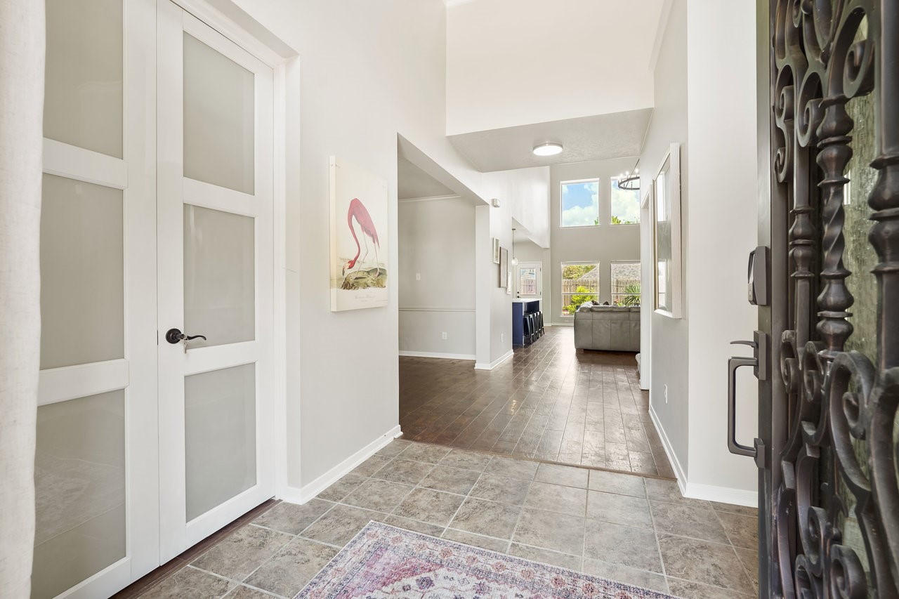 8615 Discus Drive Humble, TX 77346 - Photo 6 of 50 a view of entryway
