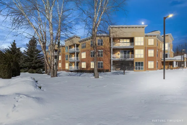 $325,000 | 600 Greenhaven Drive, Unit 213, Burnsville, MN 55306