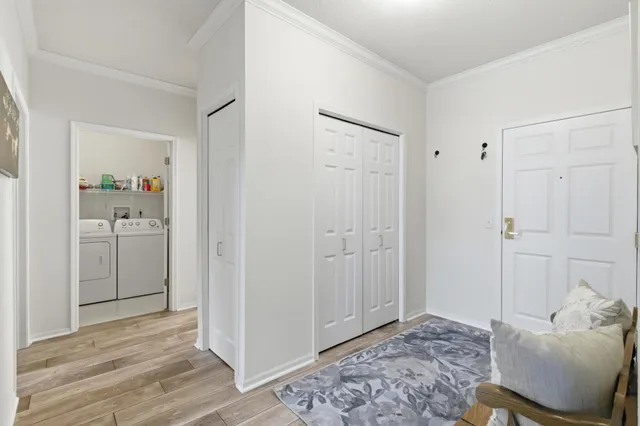 $325,000 | 600 Greenhaven Drive, Unit 213, Burnsville, MN 55306