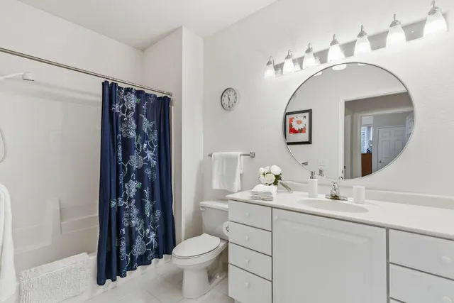 $330,000 | 600 Greenhaven Drive, Unit 213, Burnsville, MN 55306