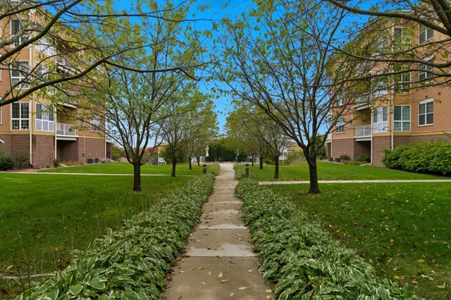 $330,000 | 600 Greenhaven Drive, Unit 213, Burnsville, MN 55306