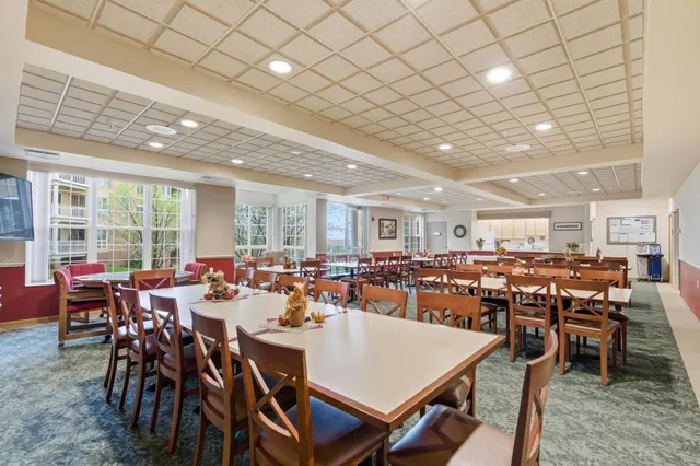 $325,000 | 600 Greenhaven Drive, Unit 213, Burnsville, MN 55306