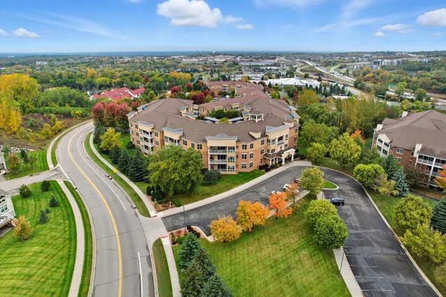 $325,000 | 600 Greenhaven Drive, Unit 213, Burnsville, MN 55306