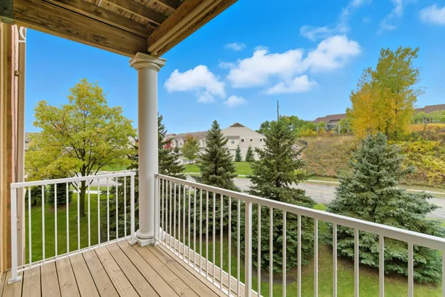 $325,000 | 600 Greenhaven Drive, Unit 213, Burnsville, MN 55306