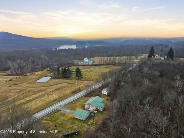 $274,900 | 3067 Belmont Turnpike, Union Dale, PA 18470